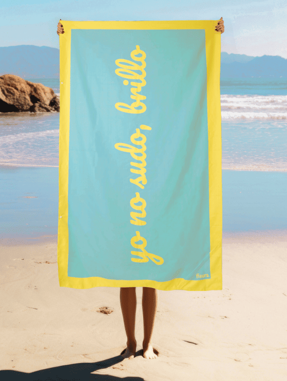 Toalla Playa Yo no sudo, brillo (PREVENTA)
