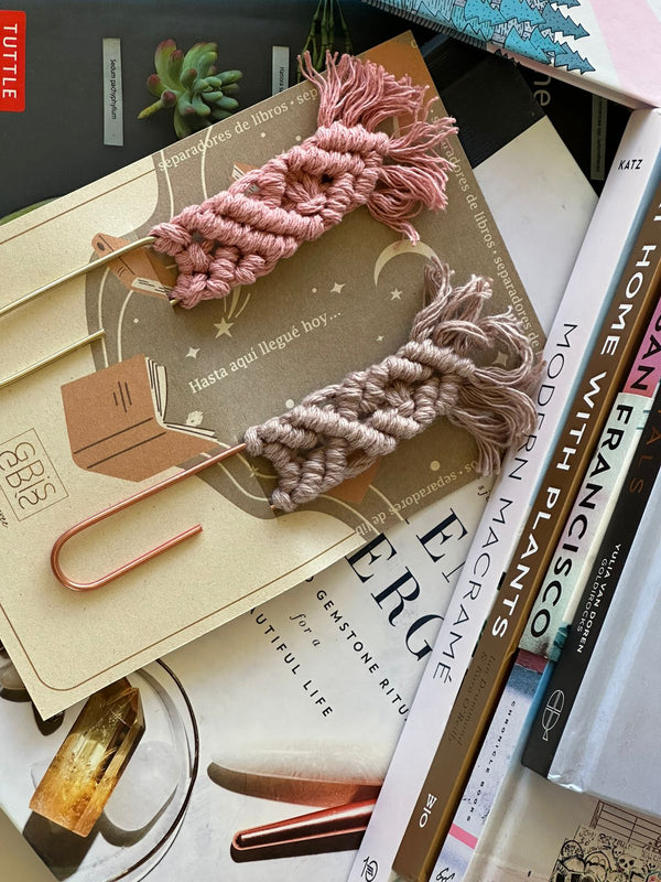 Set Separadores de Libros Macrame Crudo y Rosa